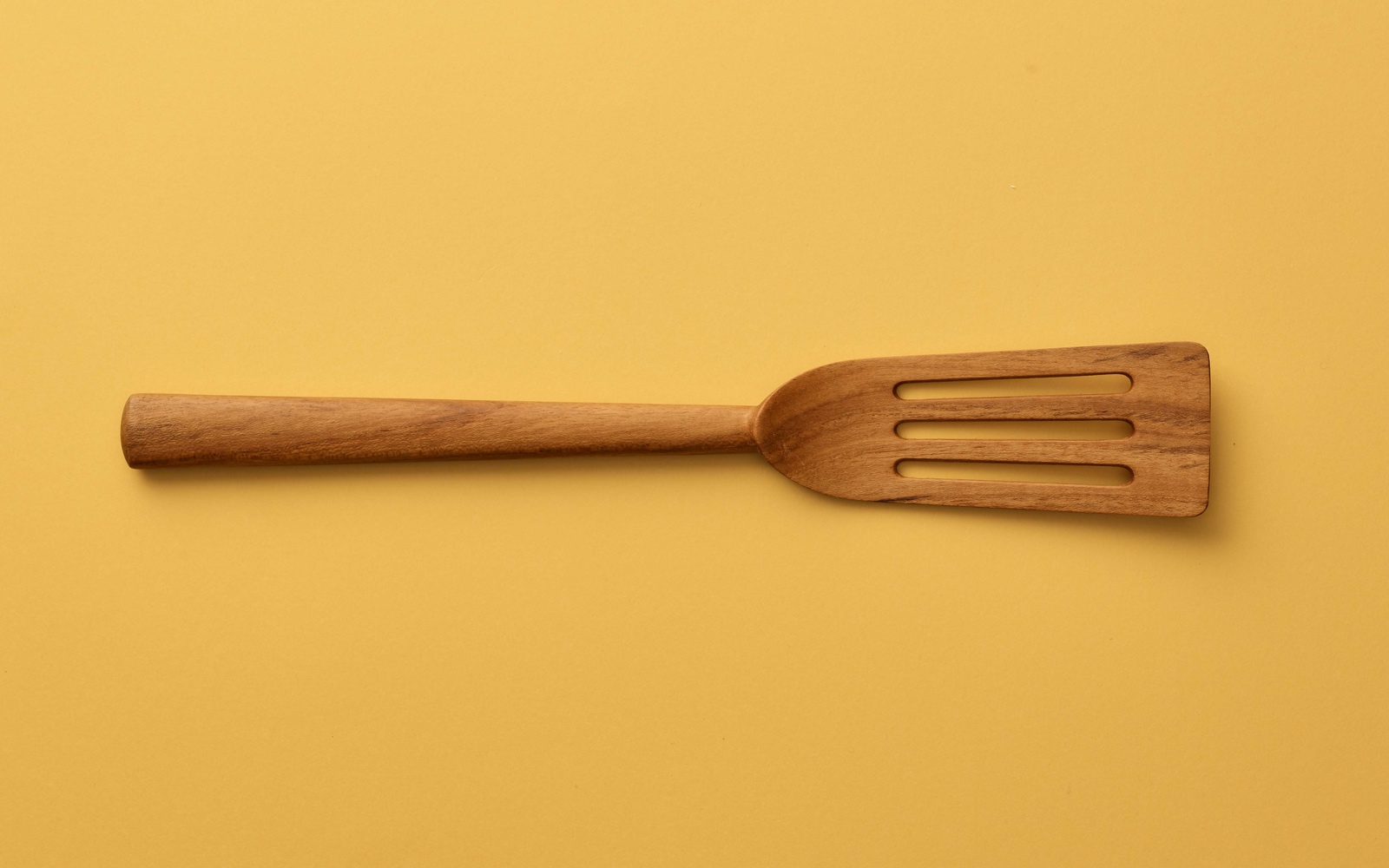 Kampmanns Smalle Spatel I Teak Fra Kunst Og Køkkentøj