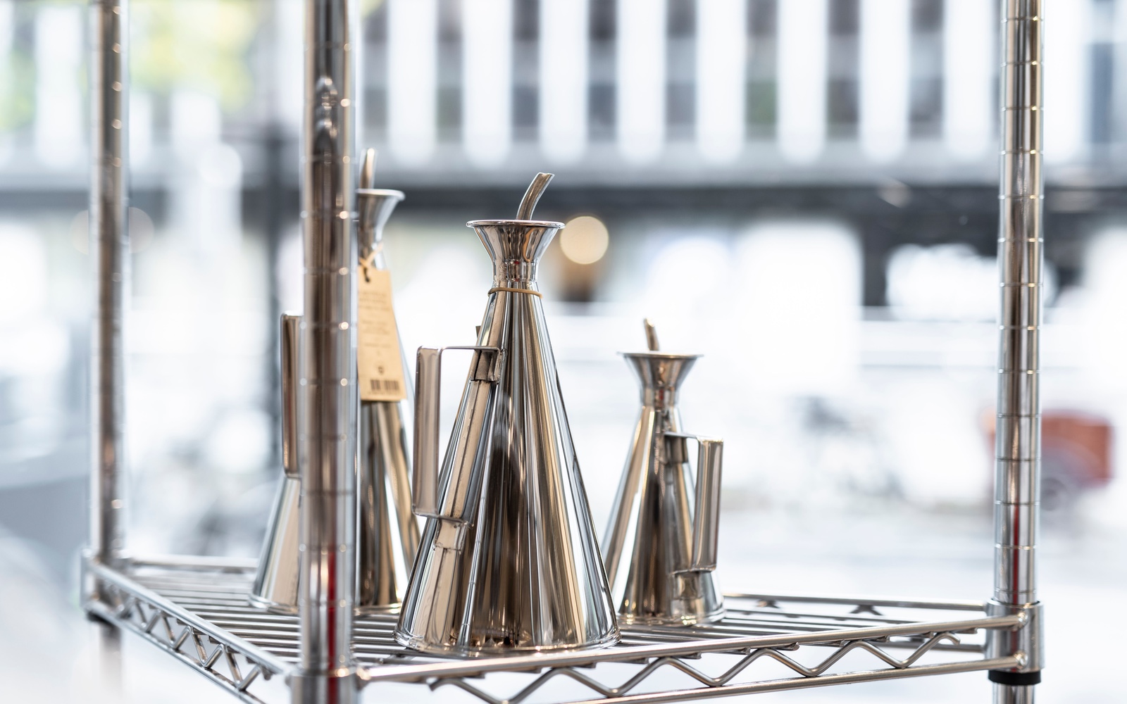 Oliekander Hos Kunst Og Køkkentøj Er En Populær Vare