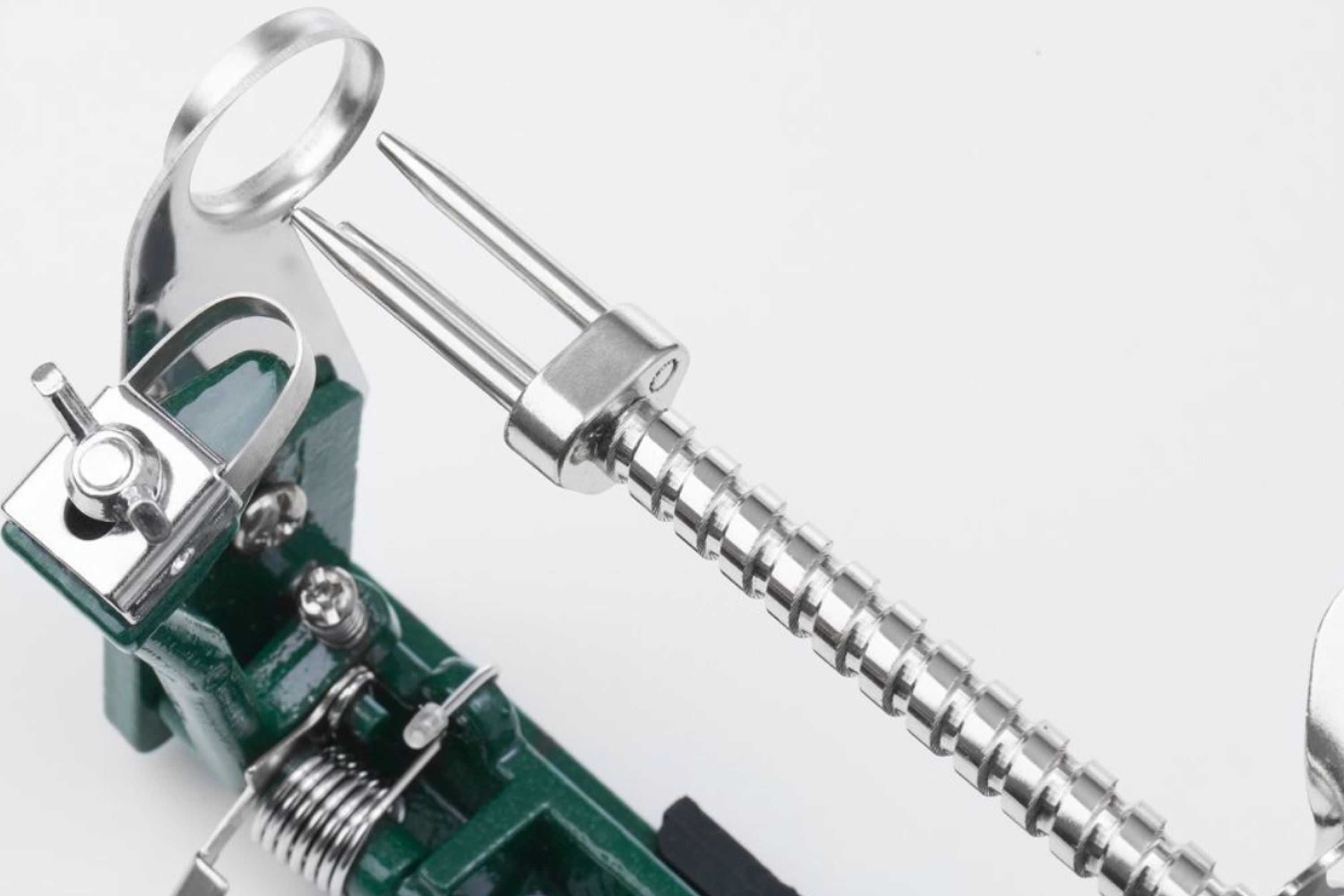 Æbleskrællemaskine med skruetvinge