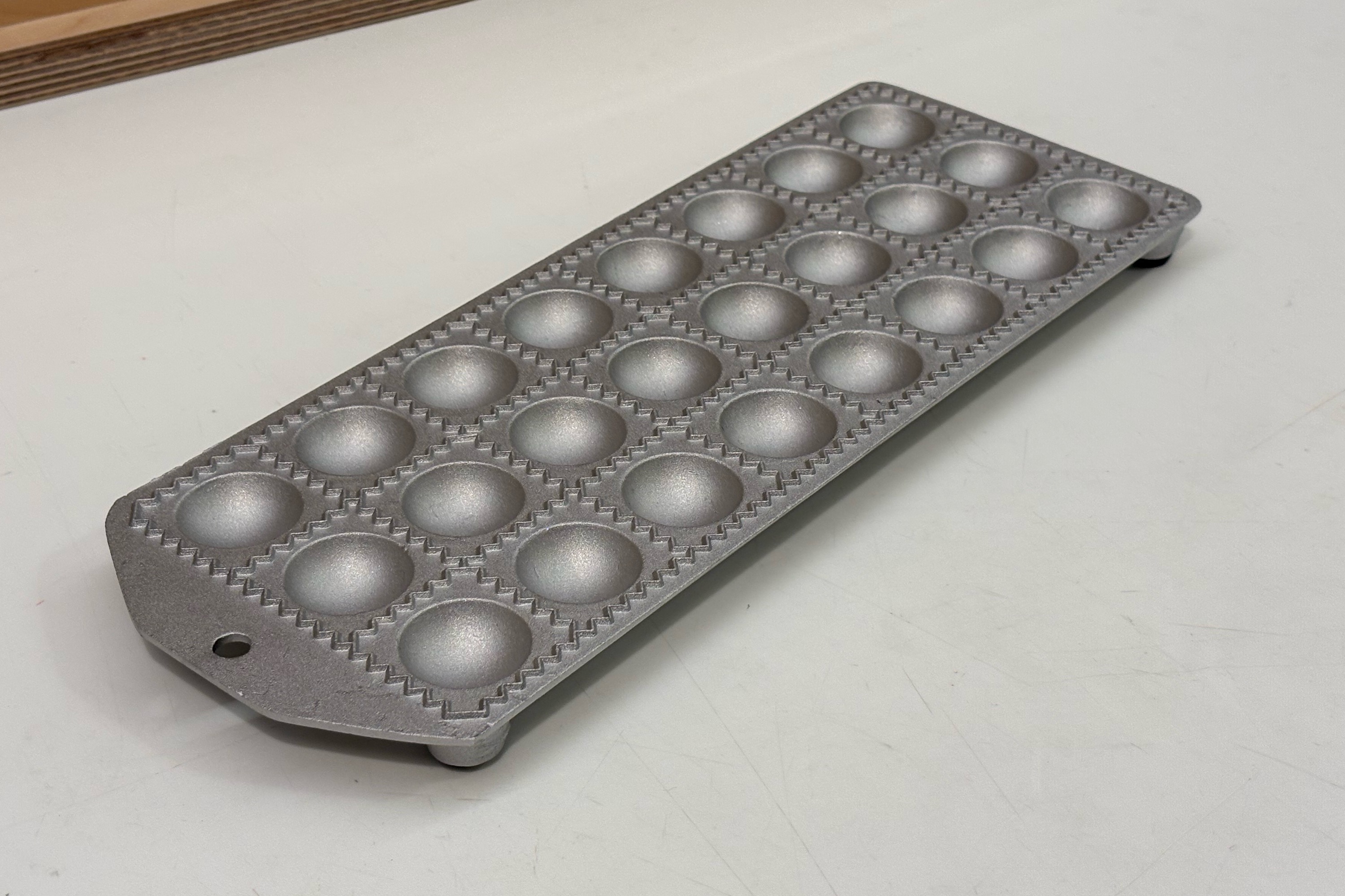 Ravioliform, aluminium, 24 runde