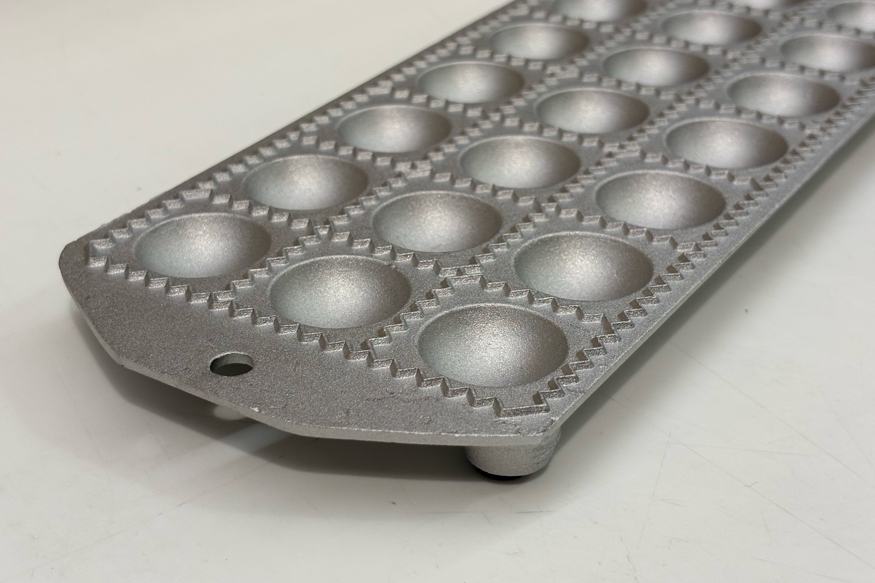 Ravioliform, aluminium, 24 runde