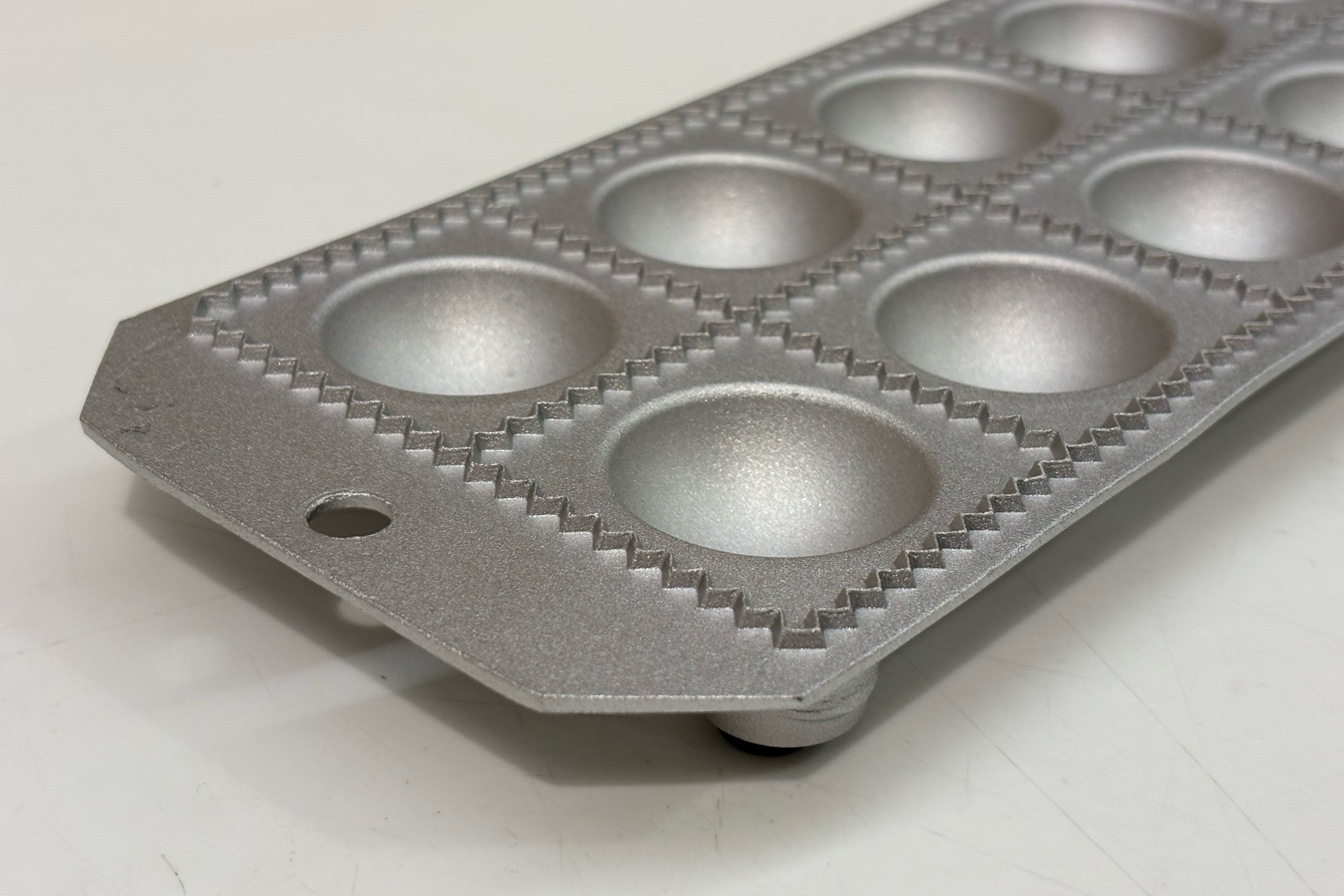 Ravioliform, aluminium, 12 runde