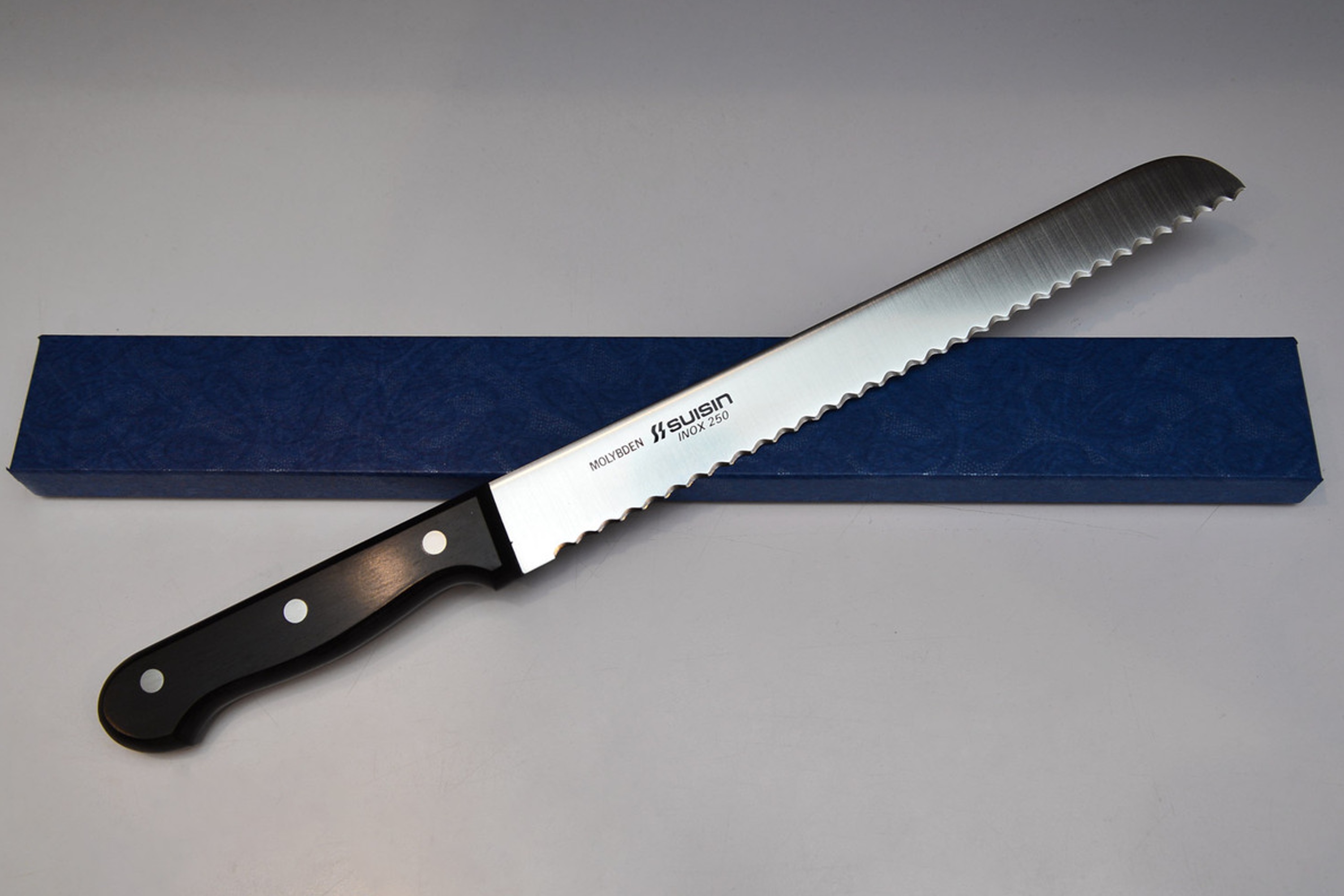 Bølgekniv / brødkniv, træskæfte