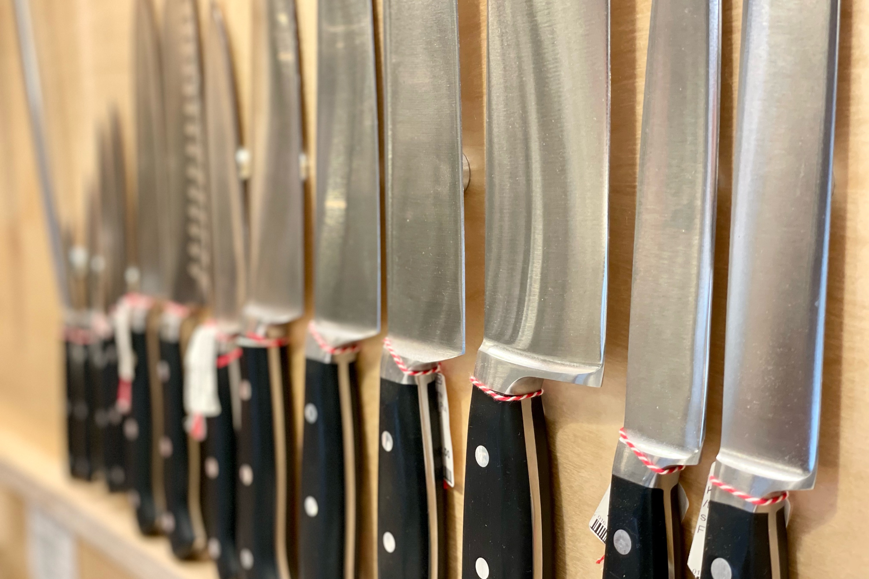 Kokke- og grøntkniv, Santoku, luftskær