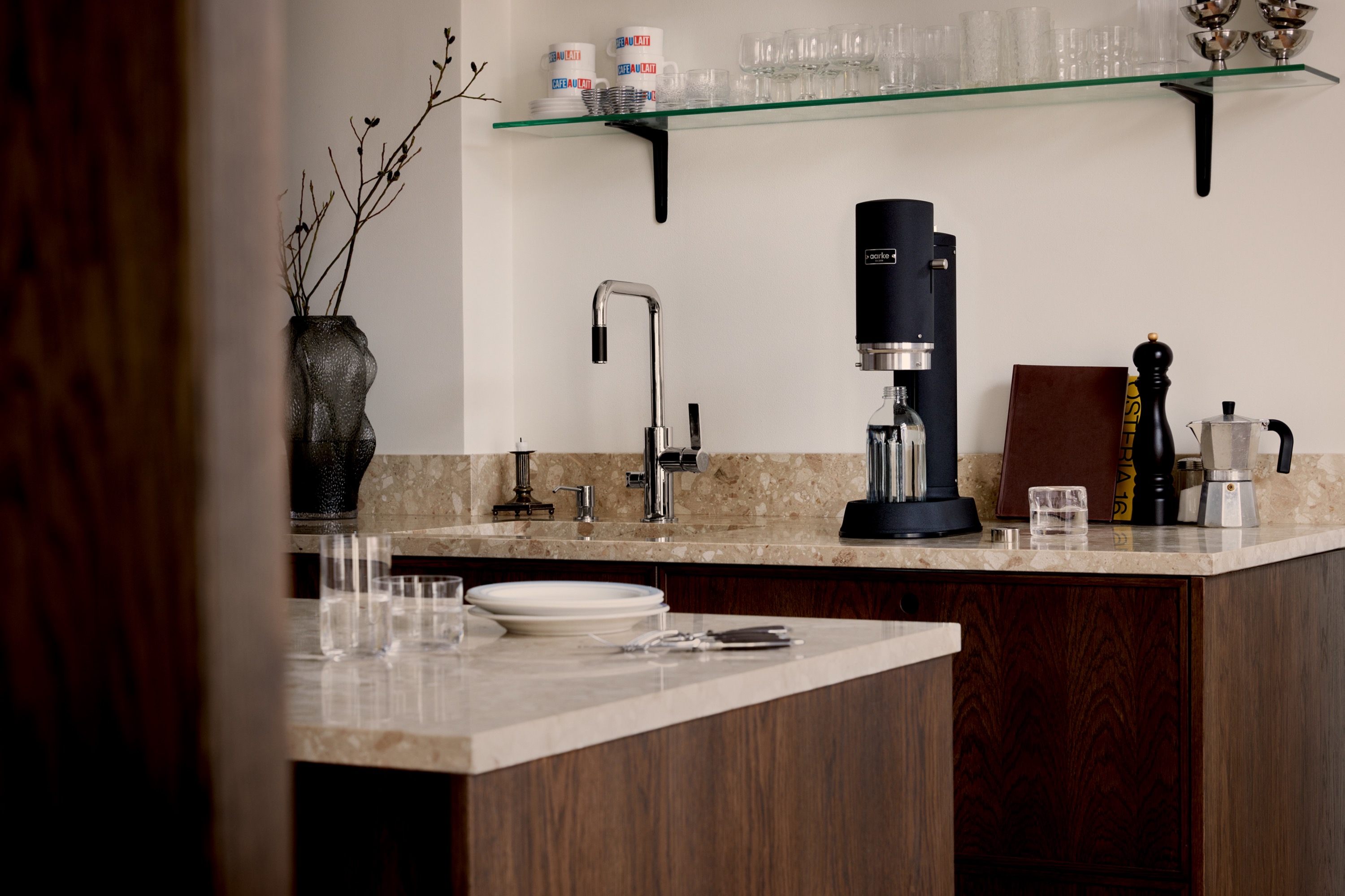 Kulsyremaskine, Aarke Carbonator Pro, sort