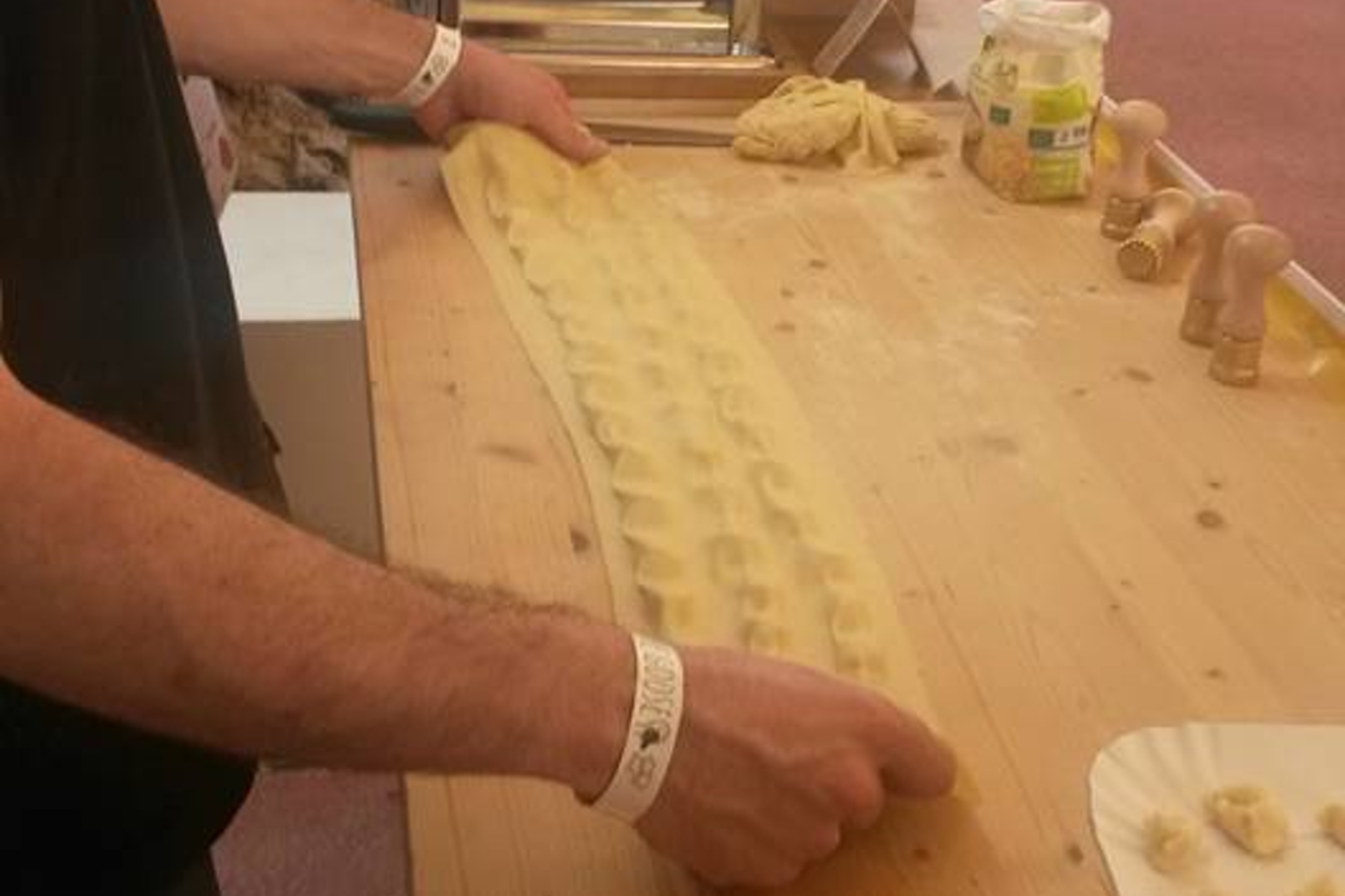 Pastahjul, takket skær, messing