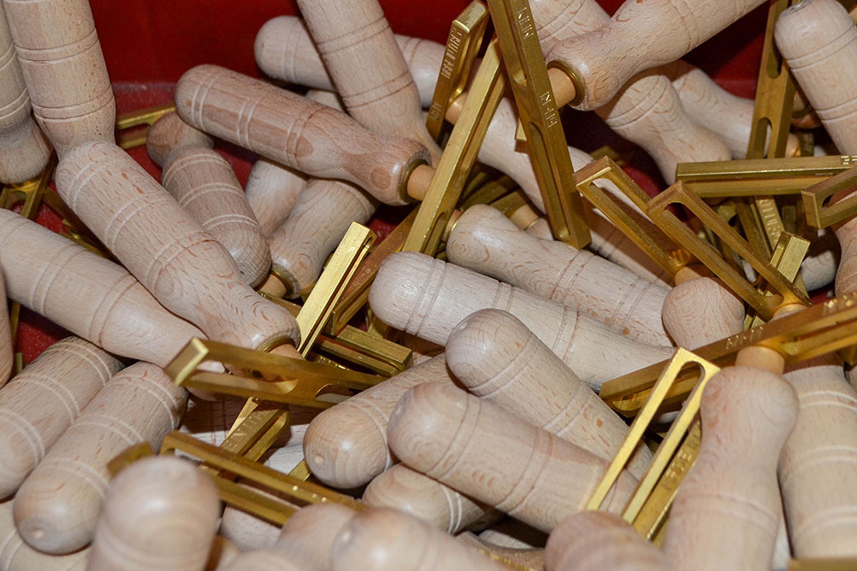 Pastahjul kombi, takket og glat skær, messing