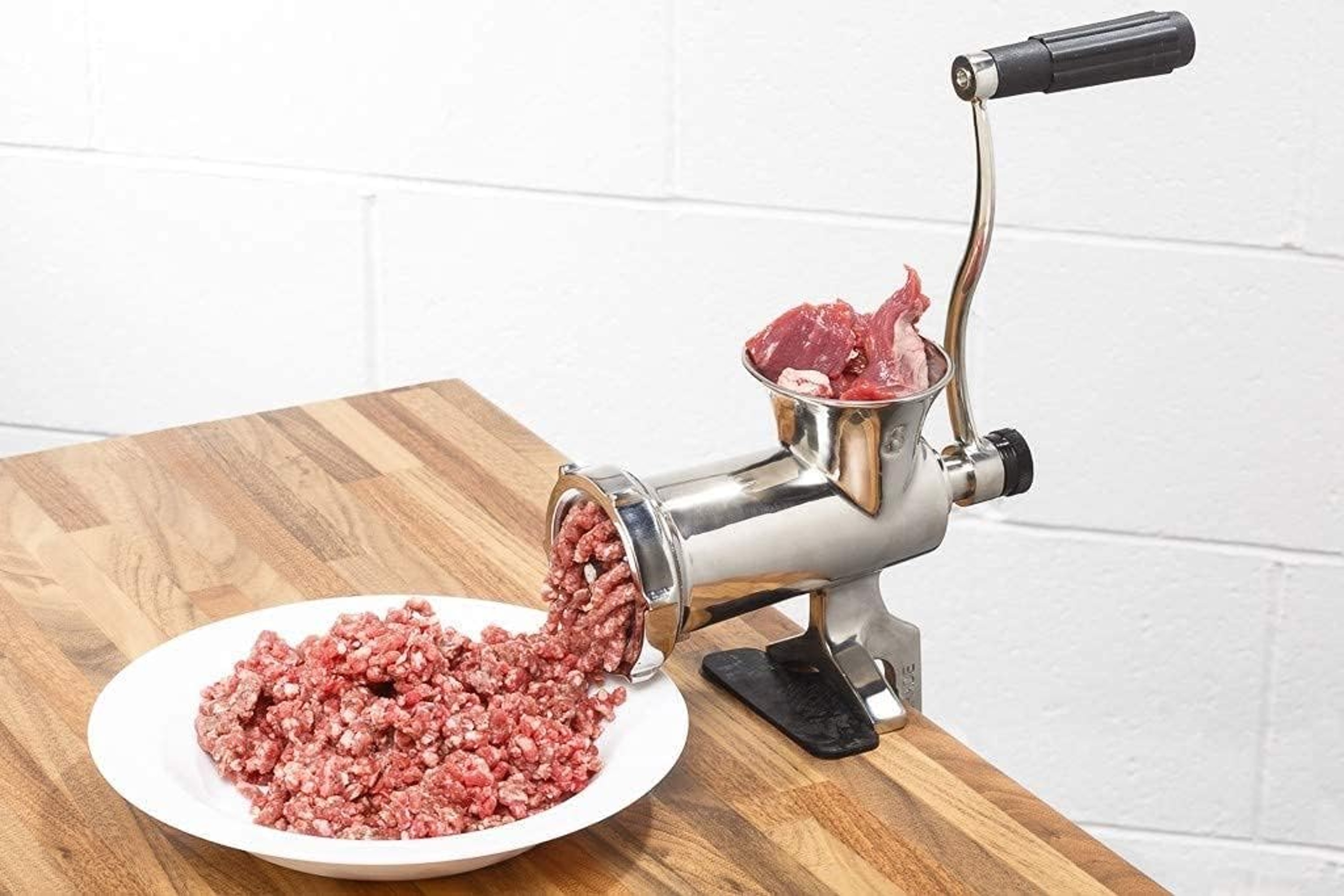 Kødhakker med kniv og hulskive, Tre Spade