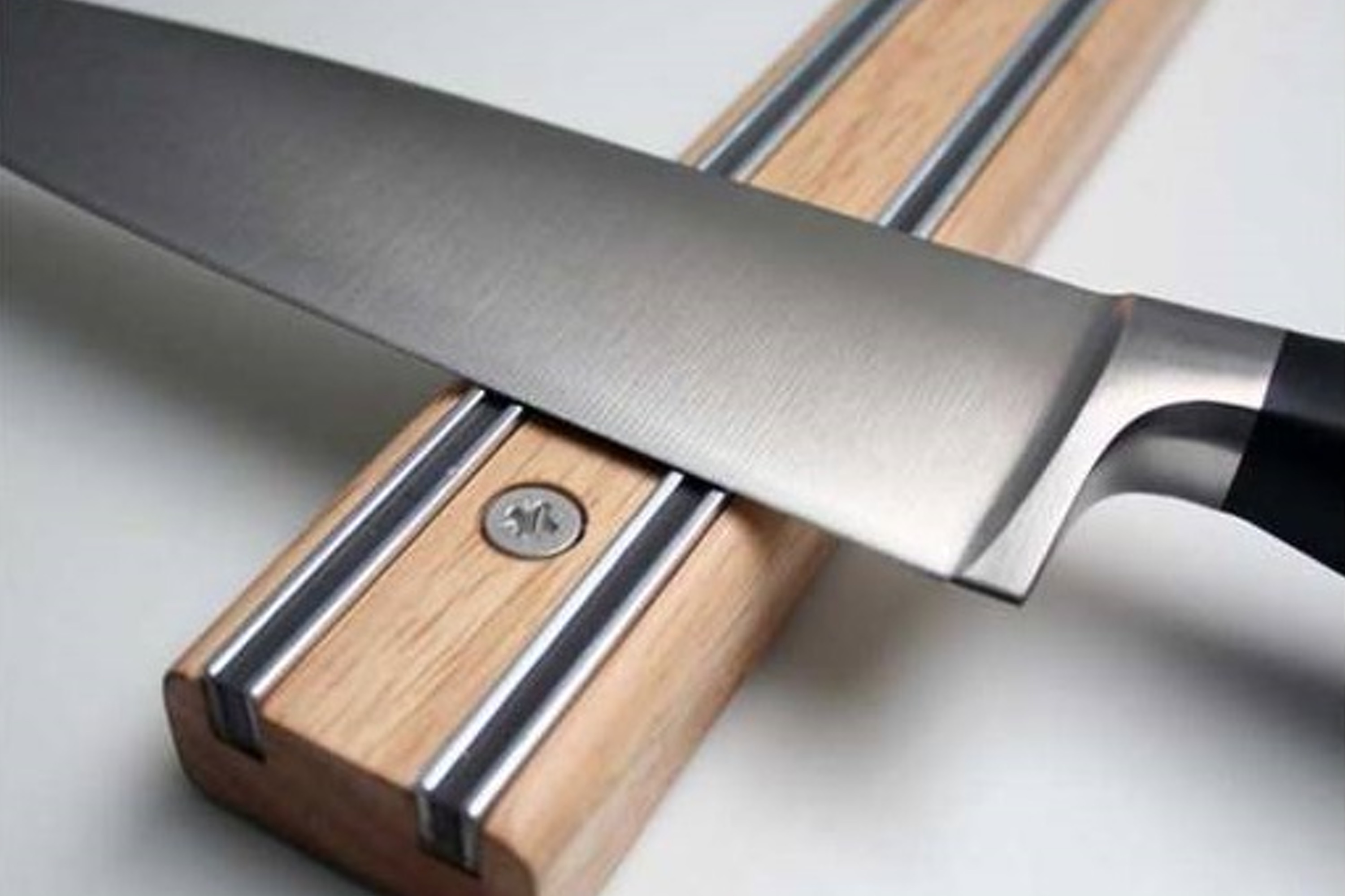 Knivmagnet, Bisigrip, gummitræ