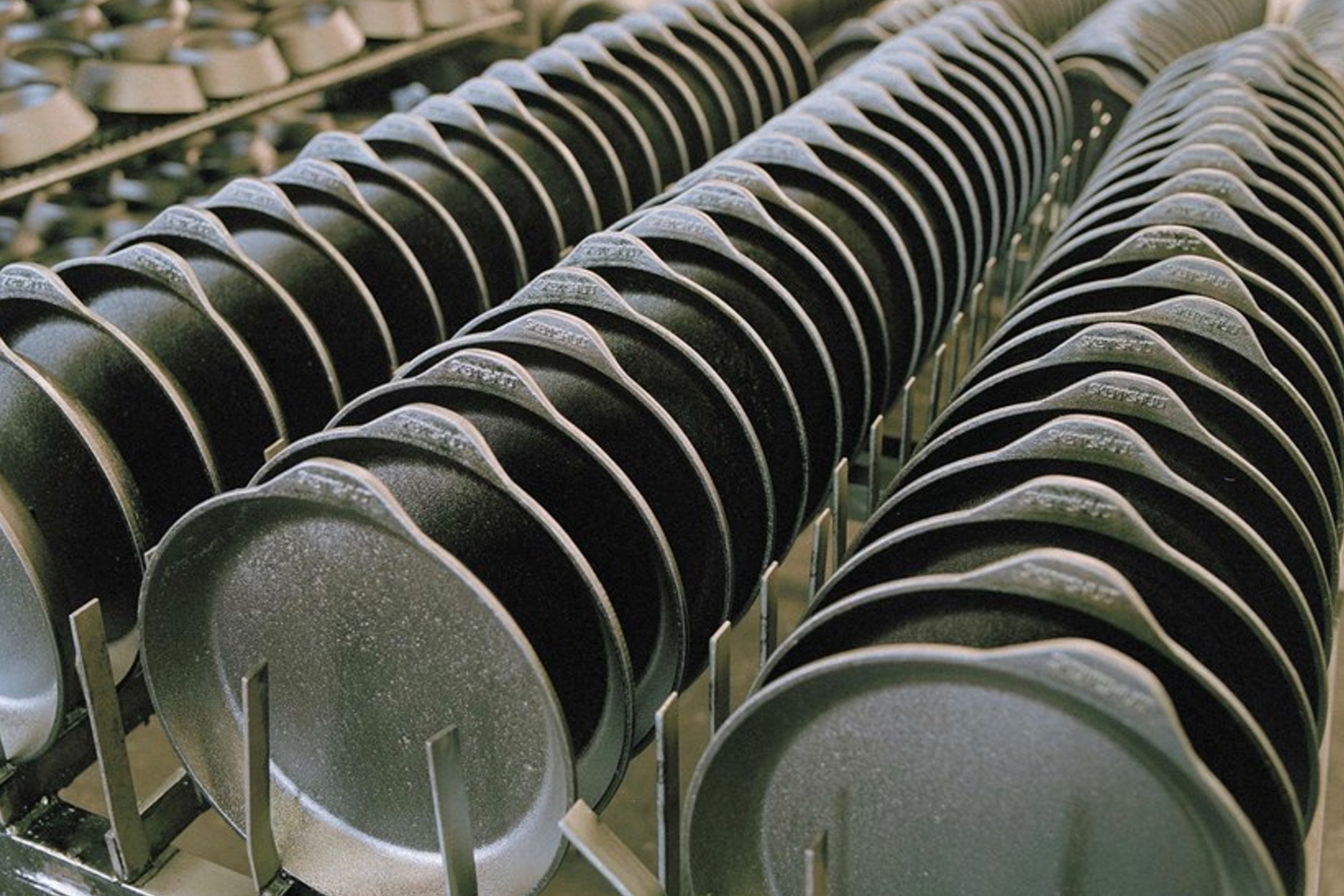 Pande, uemaljeret støbejern