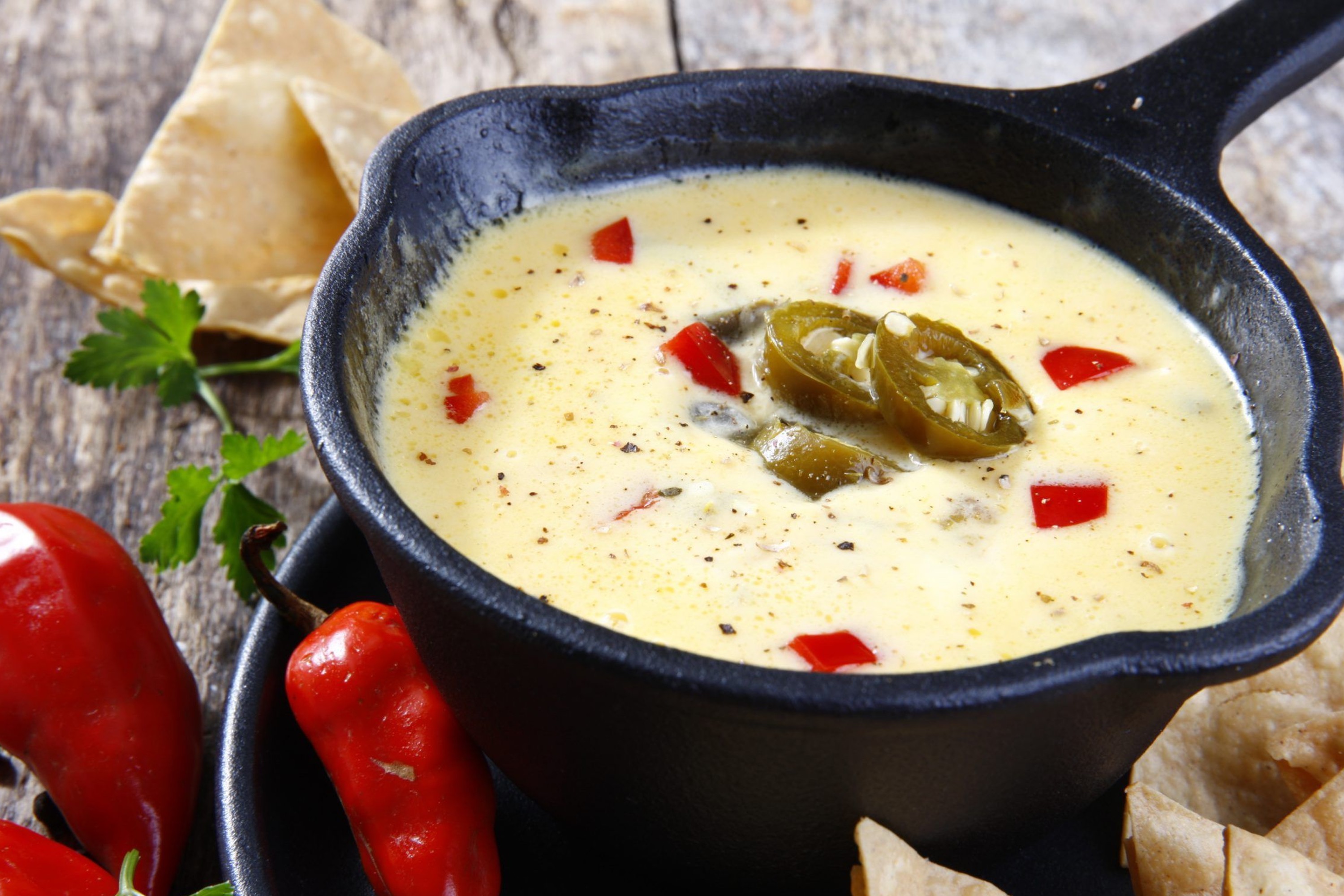 Kasserolle til servering (smørnæb), emaljeret støbejern