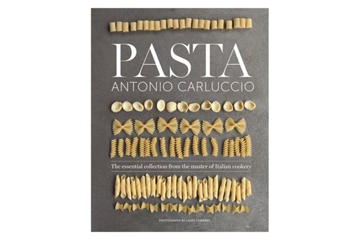 Pasta: Essential / Antonio Carluccio