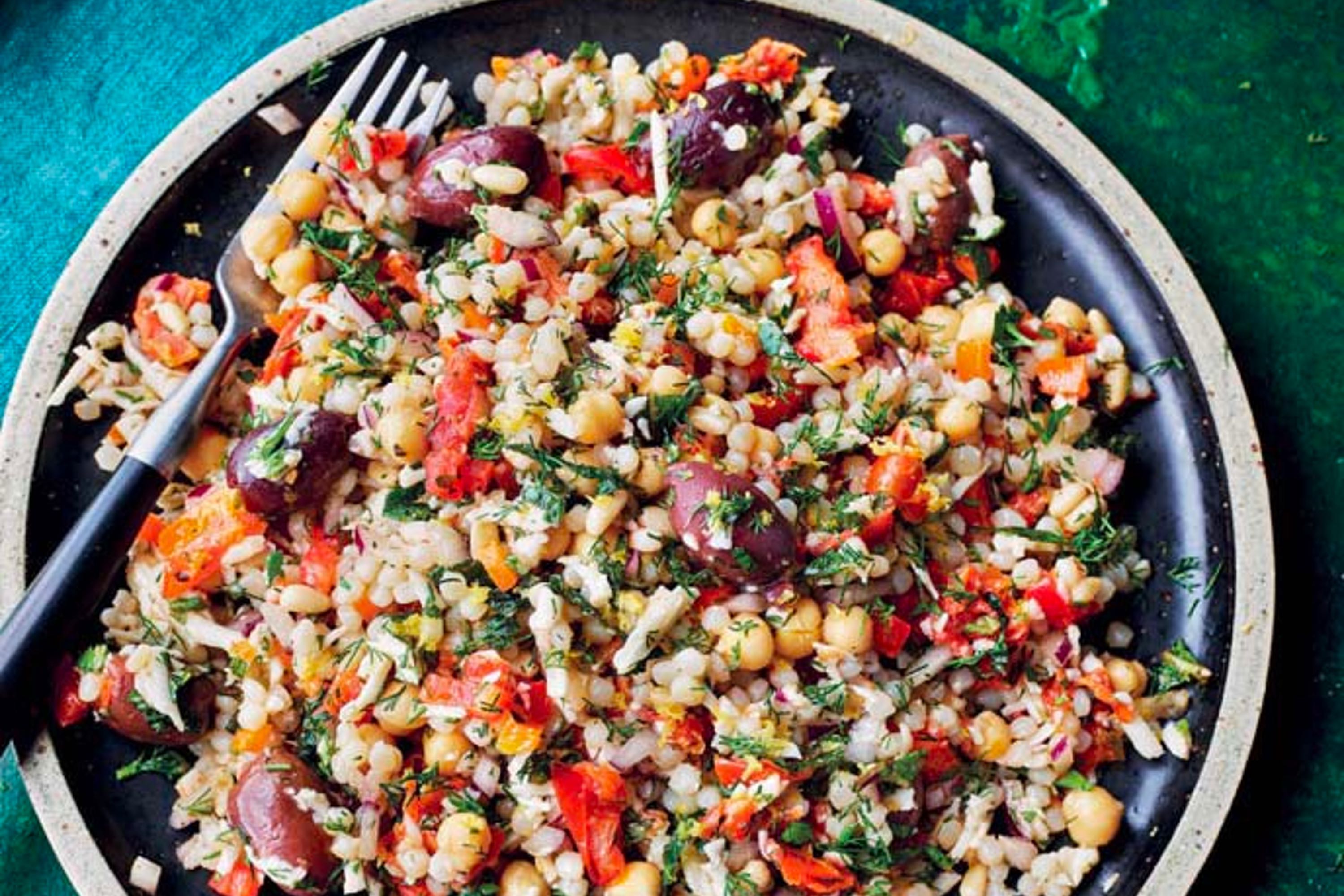 Flavour: Over 100 fabulously flavourful recipes with a Middle-Eastern twist / Sabrina Ghayour