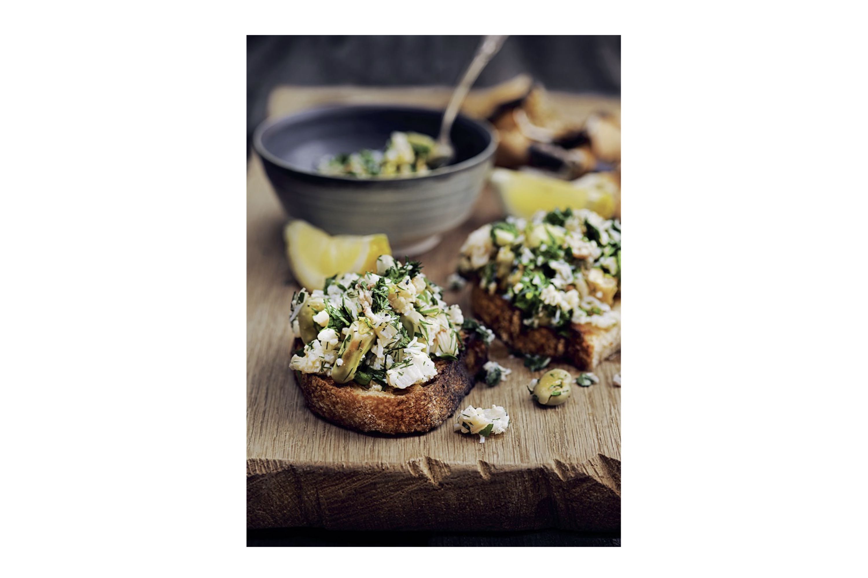 Brændt, røget, hængt, sprængt: Walk on the wild side – opskrifter fra kysten og skoven / Nikolaj Juel og Columbus Leth