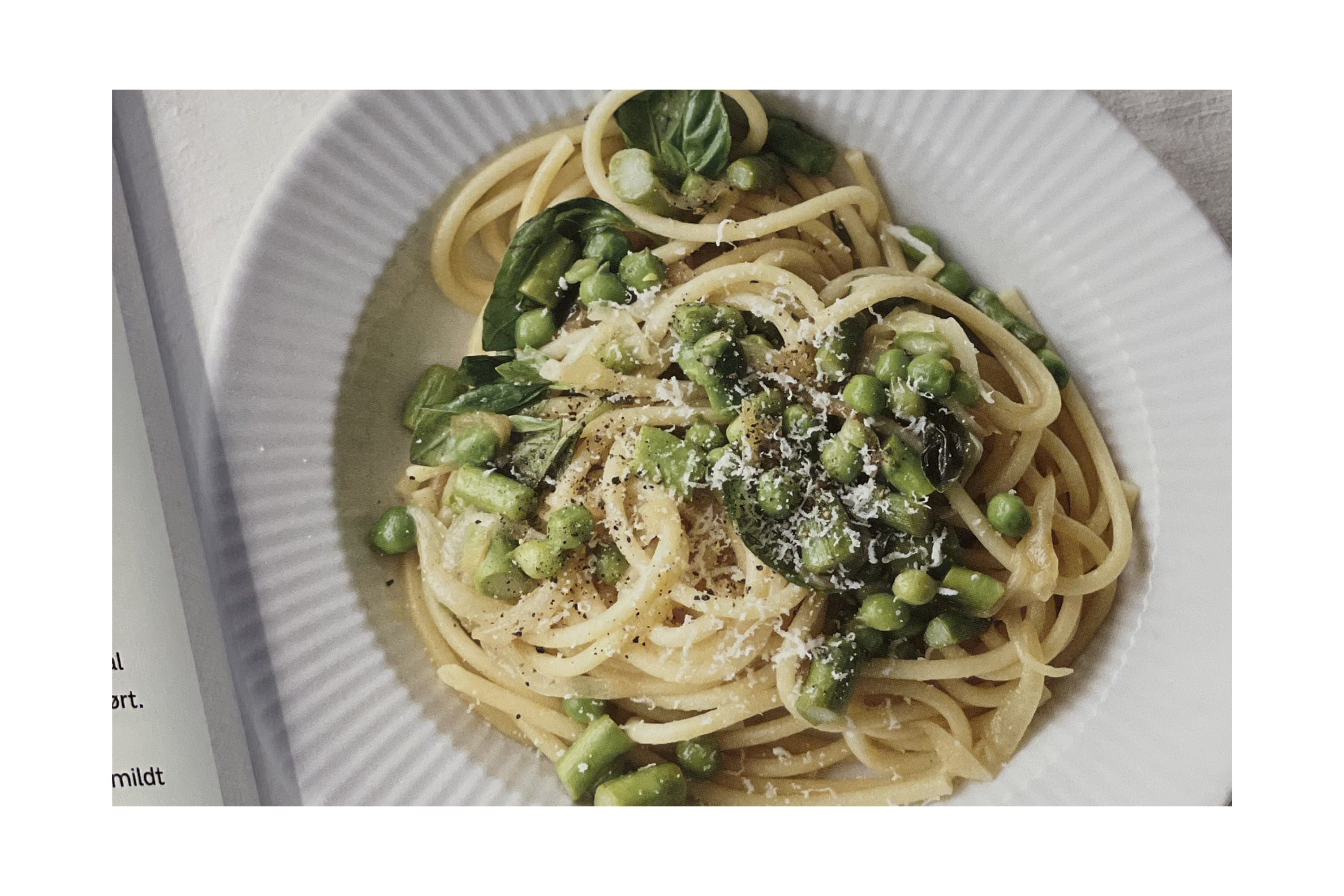 Pasta / Louisa Lorang