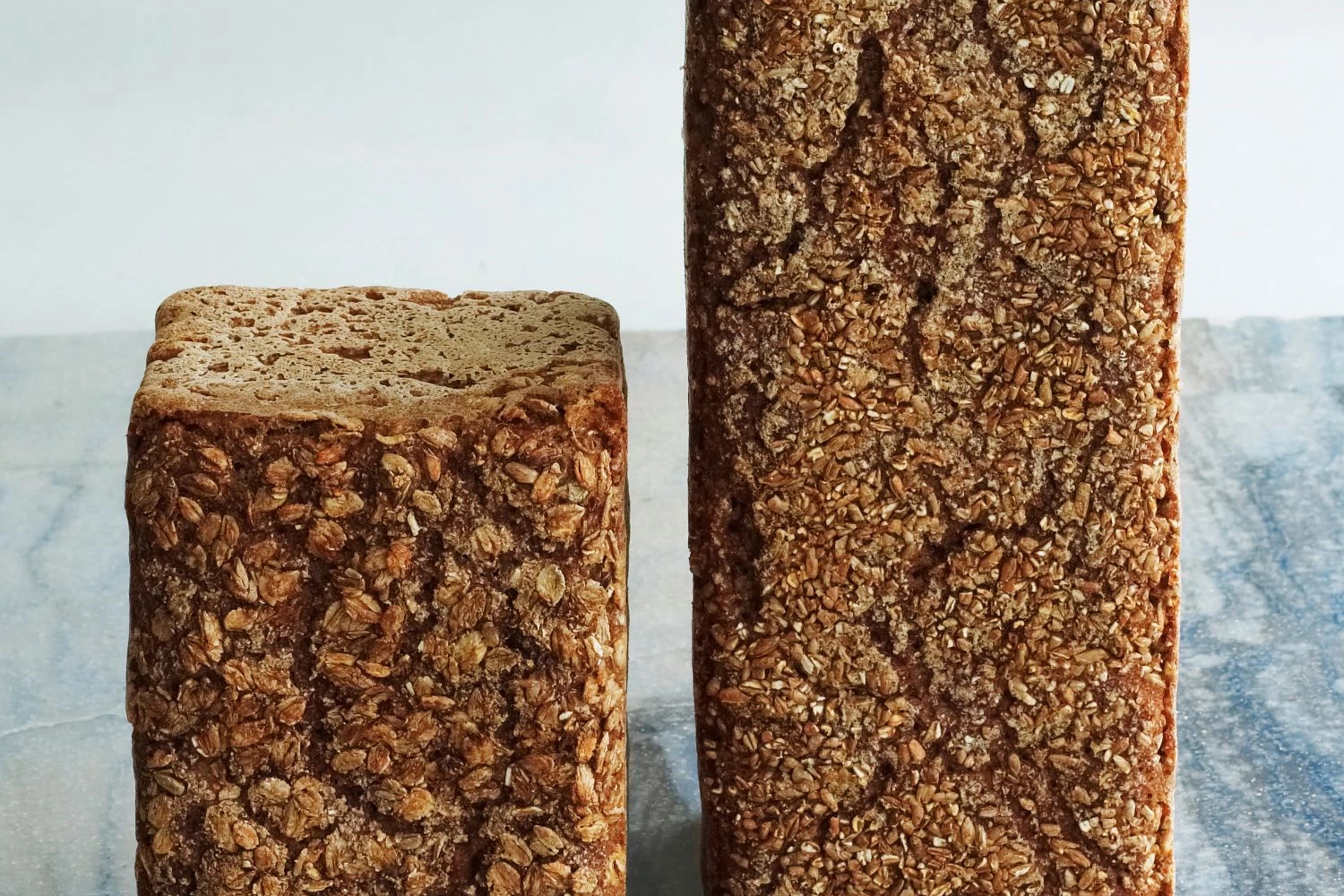 Rugbrødsglæde: Bag lækkert surdejsrugbrød / Åse Solvej Hansen